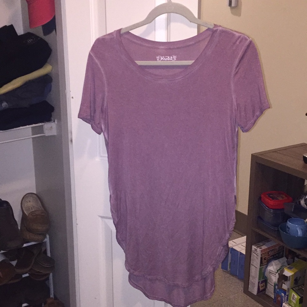 T-shirt with slit side.